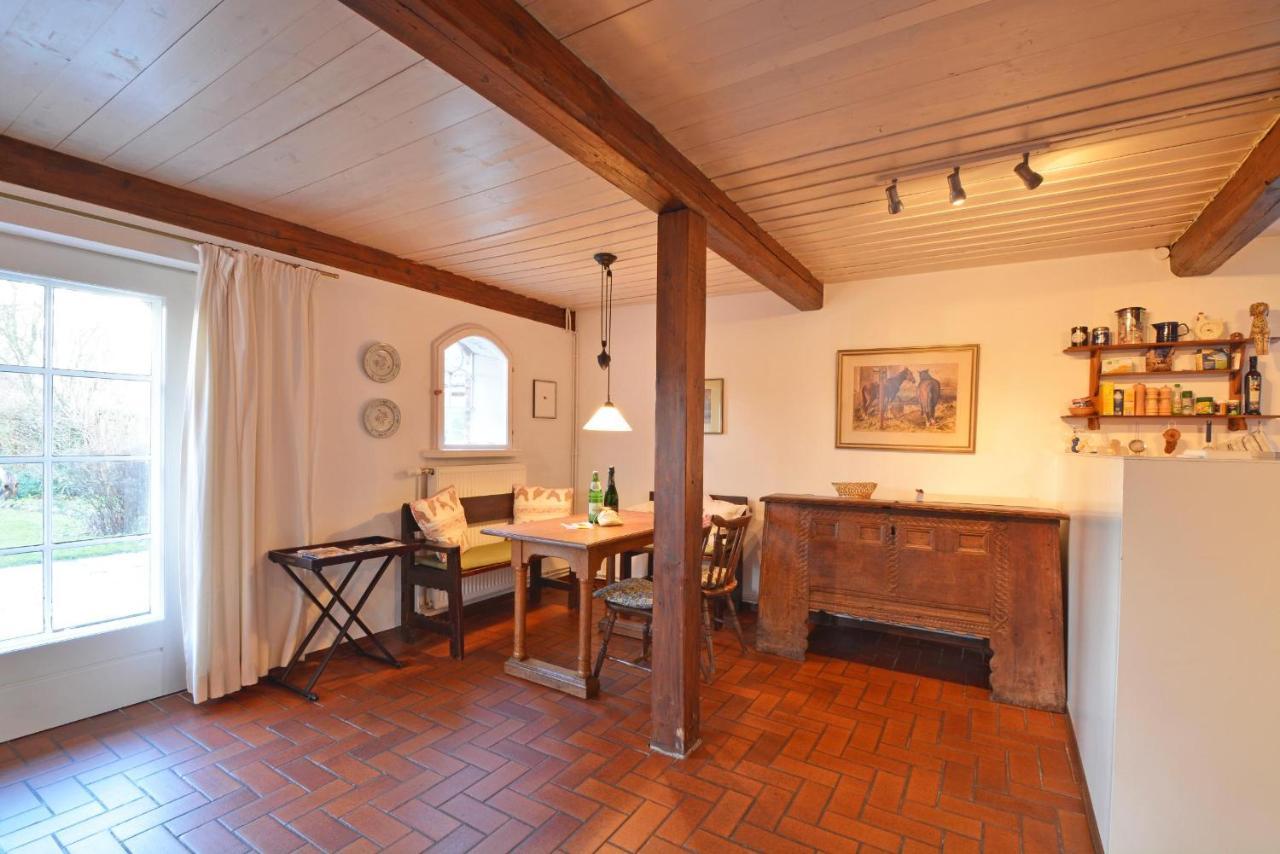 Kapitaen Hansen Haus Oldsum Buitenkant foto